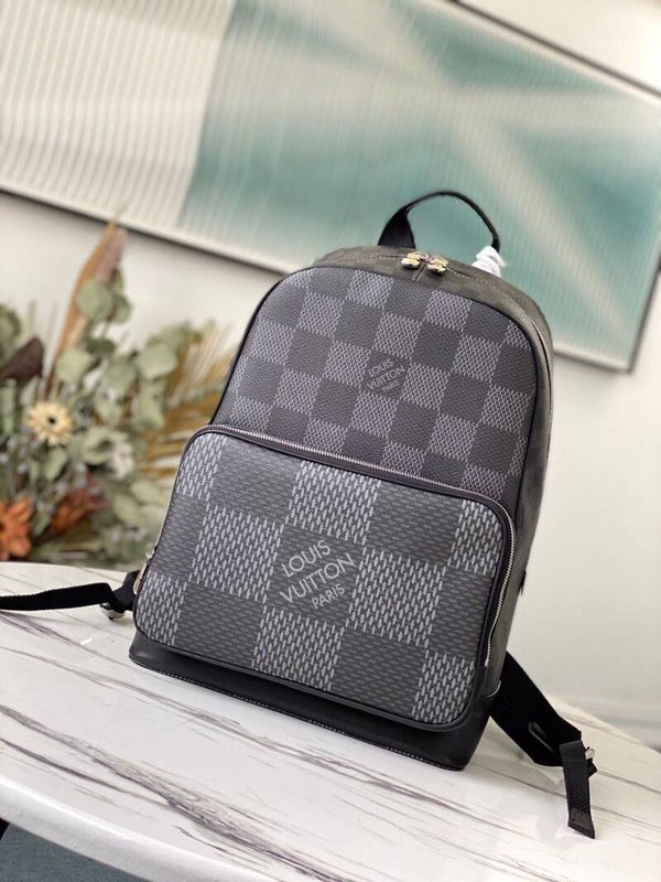 LV backpack 4
