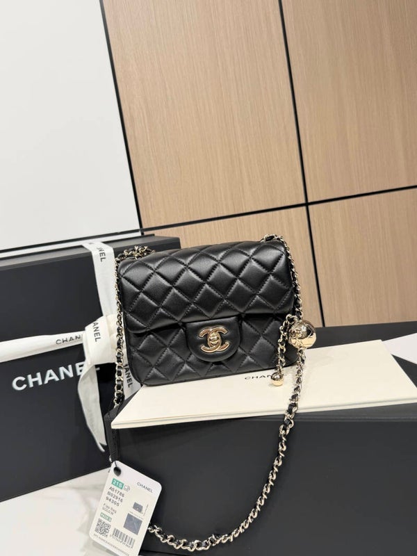 Chanel AS1786 mini bag