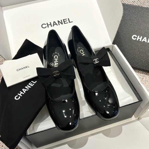 “24 Chanel Women shoes
