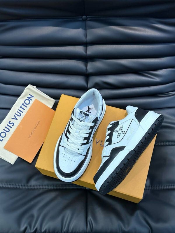 “24 Low-Top Sneakers