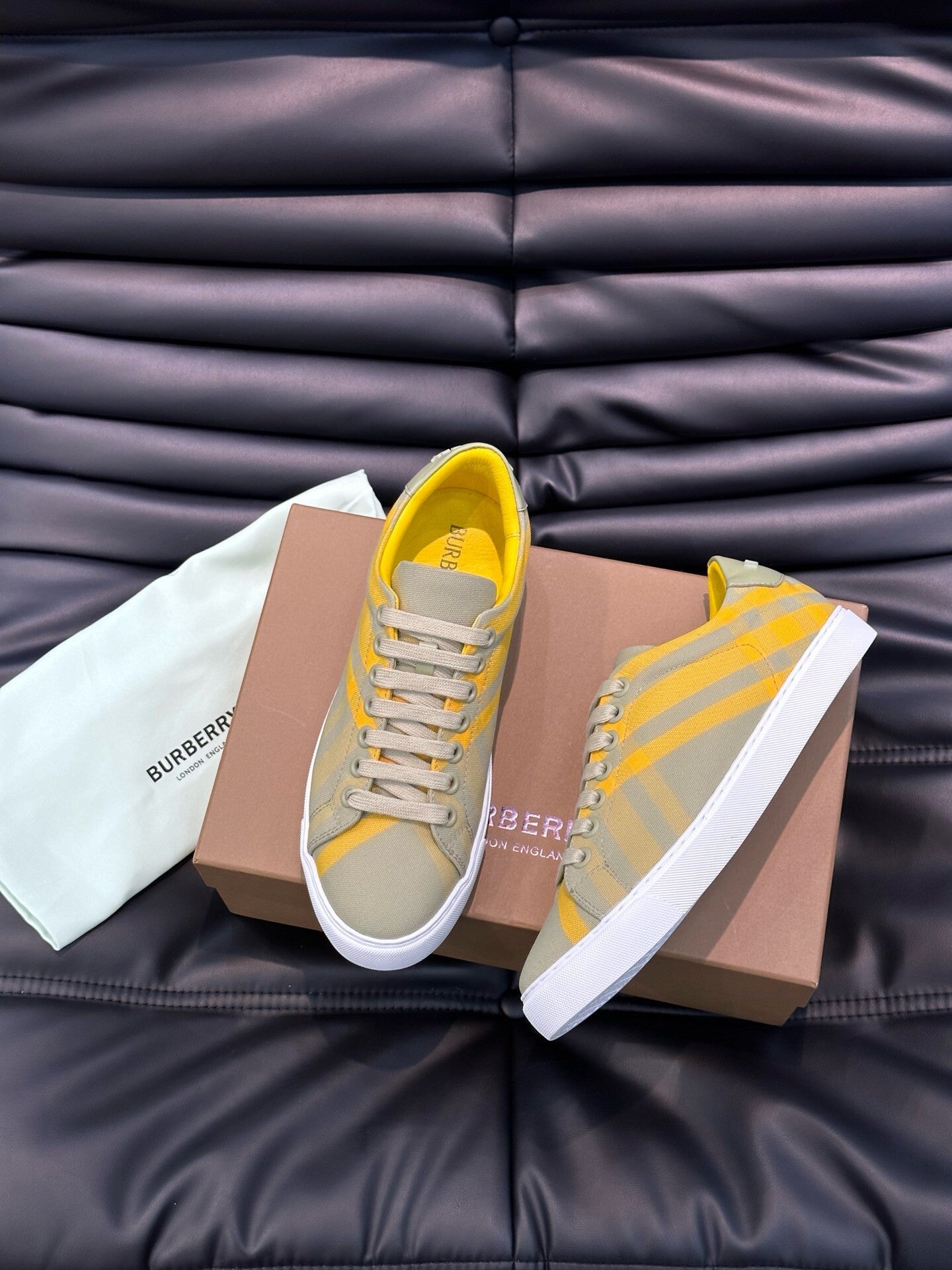 Burberry sneakers “24
