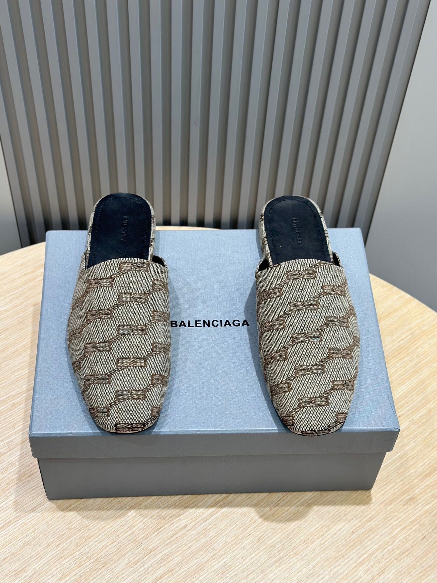BALENCIAGA COSY BB SLIDES
