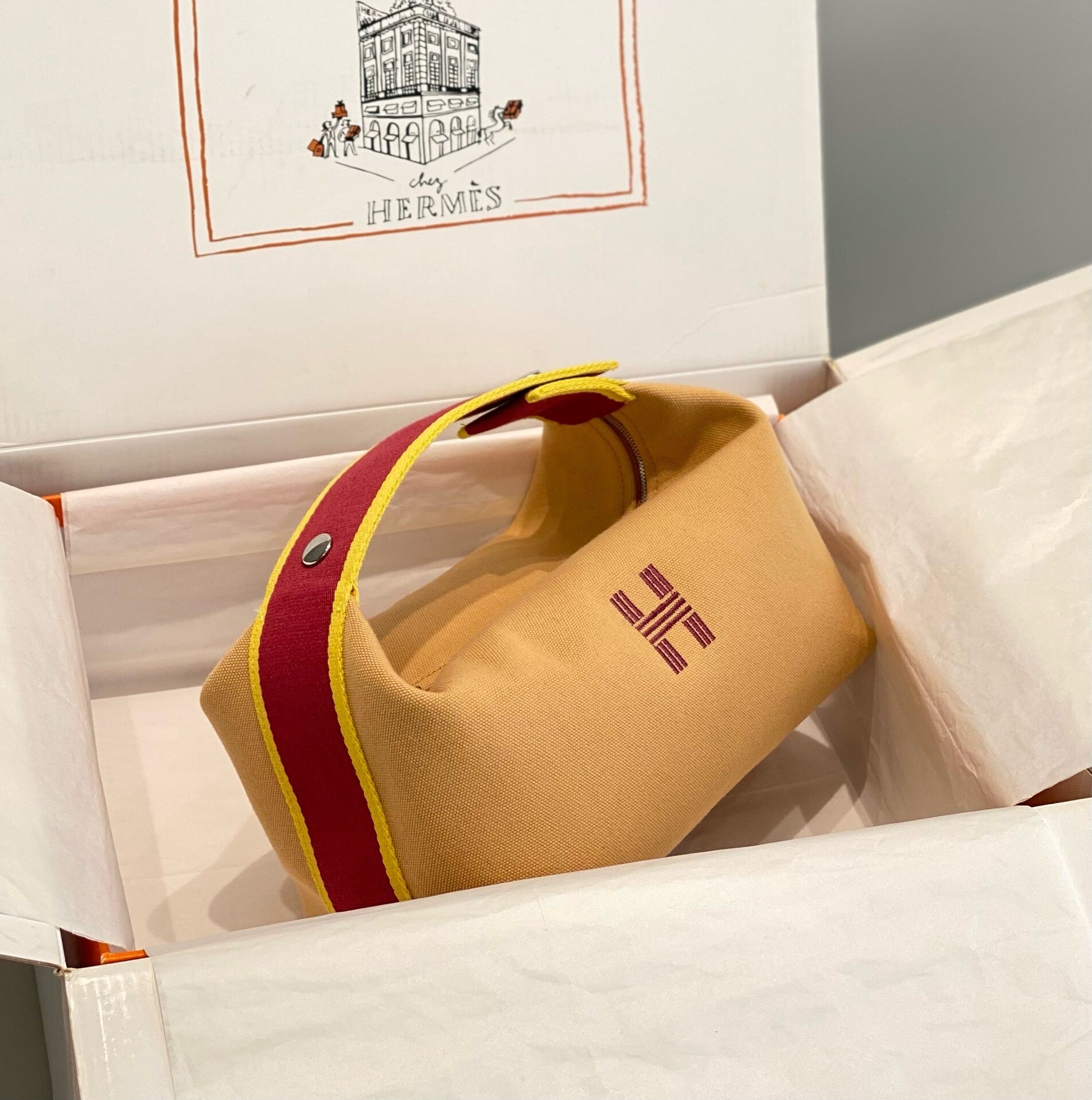 Hermes women’s bag “24