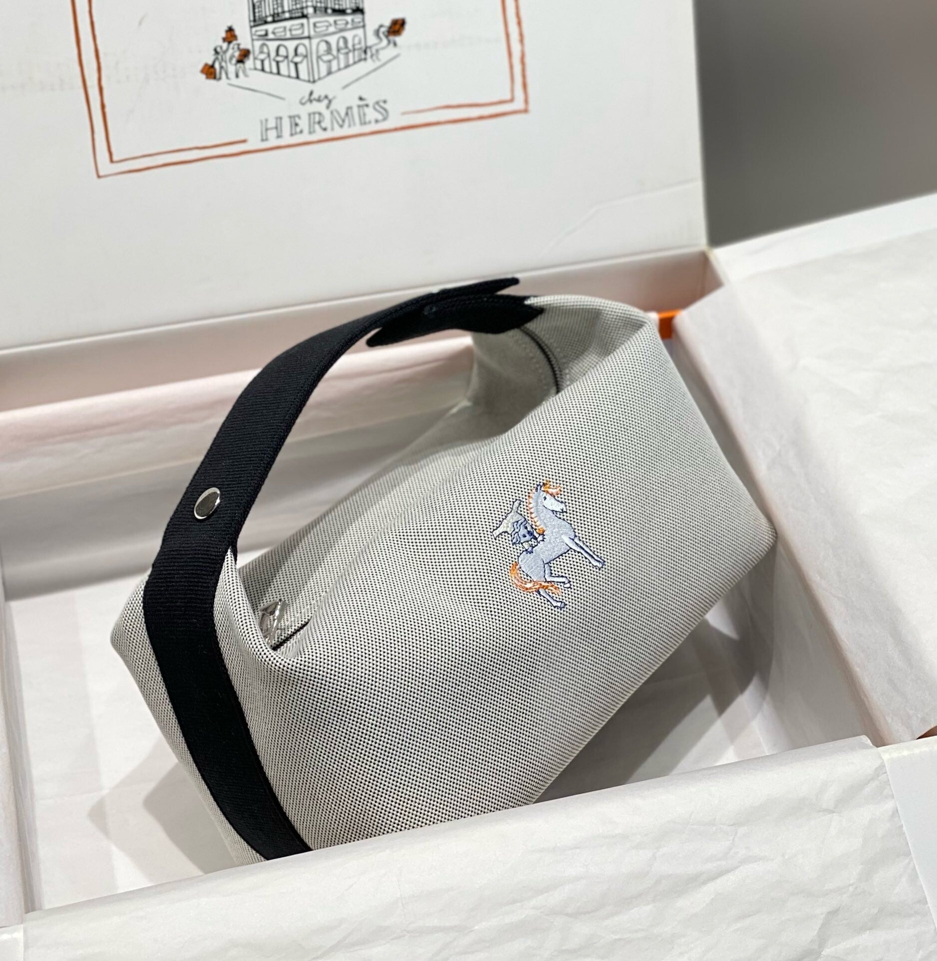 Hermes women’s bag “24