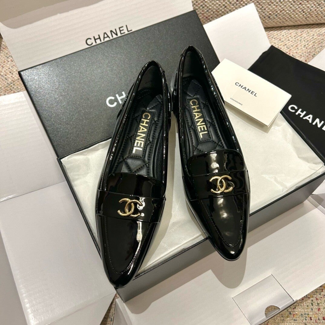 “24 Chanel Women shoes