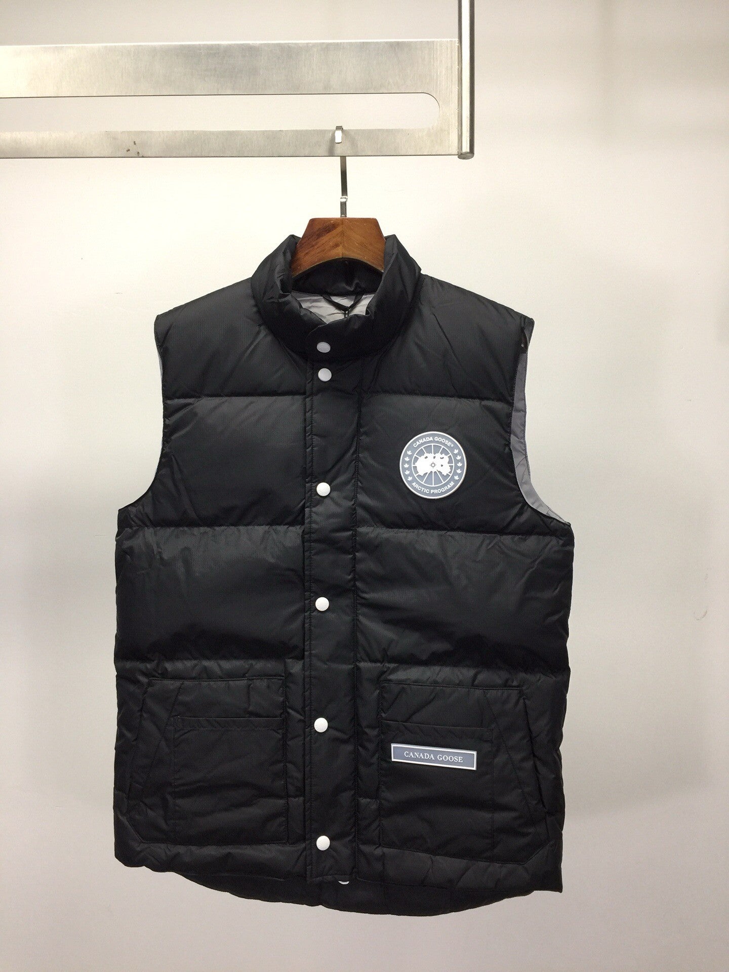 C//nada G//ose bodywarmer 2023 gilet for men