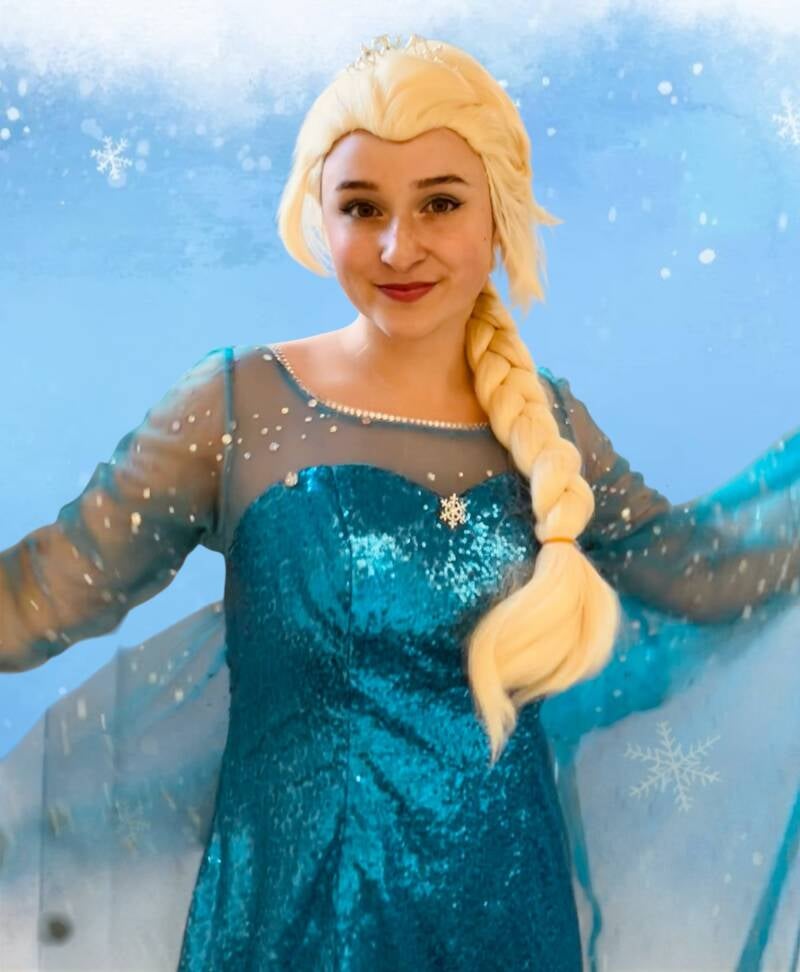 Frozen themed children’s dance party entertainer in London