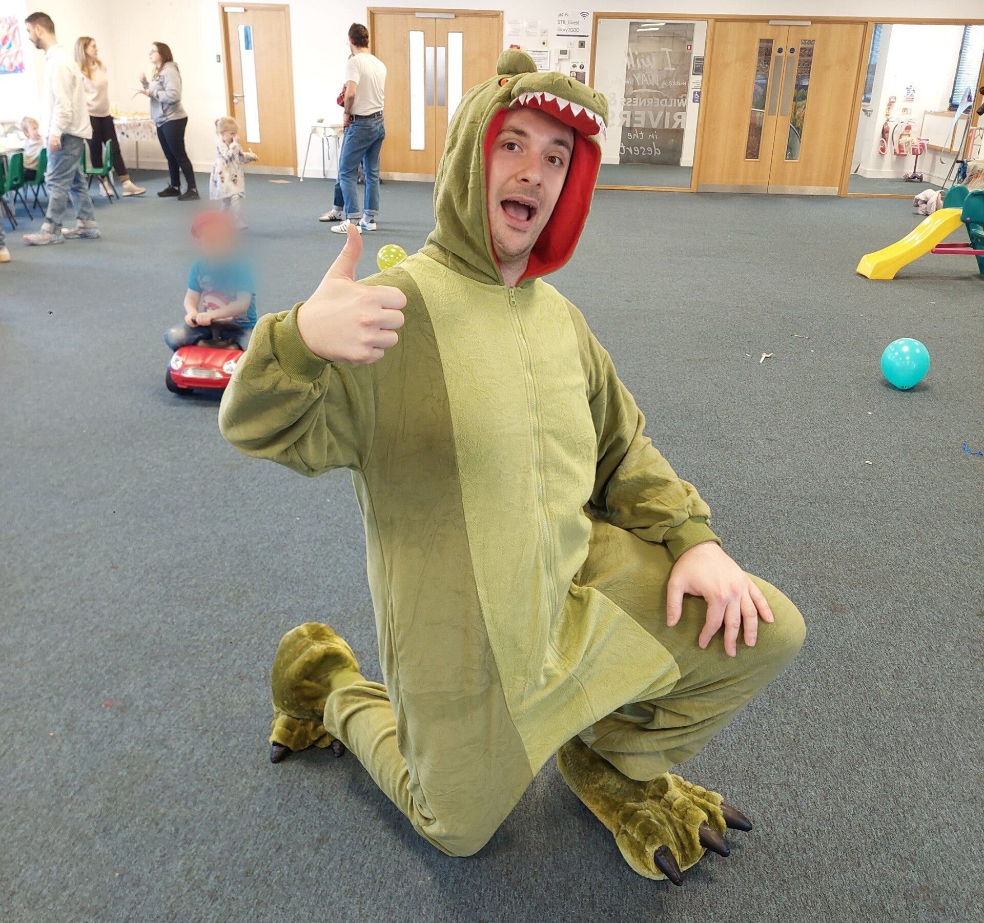 dinosaur themed children’s party entertainer in London