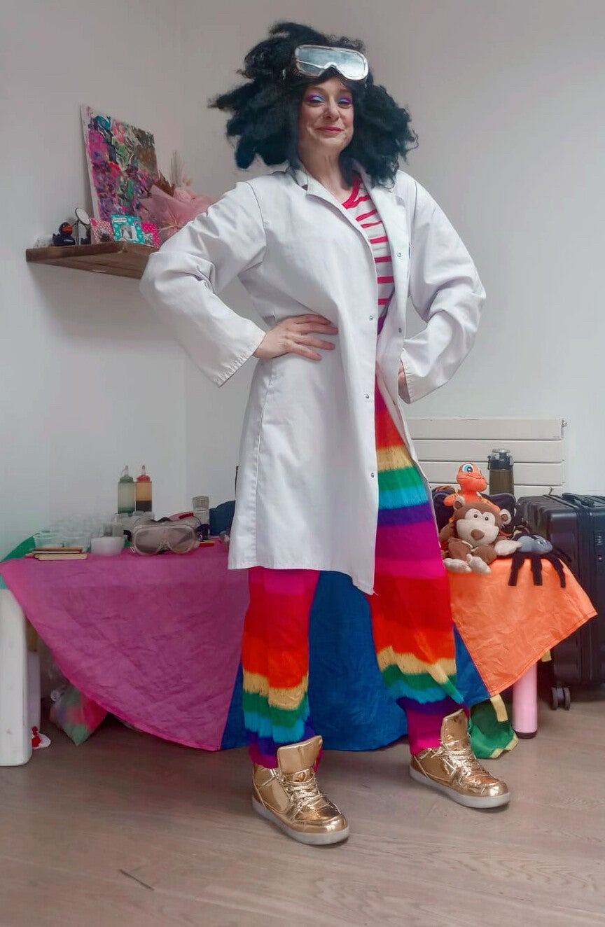 science themed children’s party entertainer in London