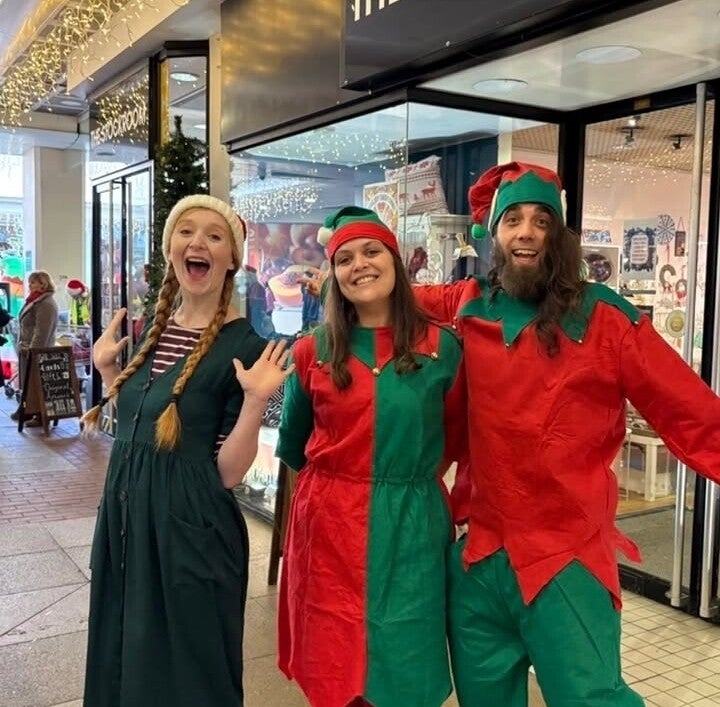christmas party entertainer in london