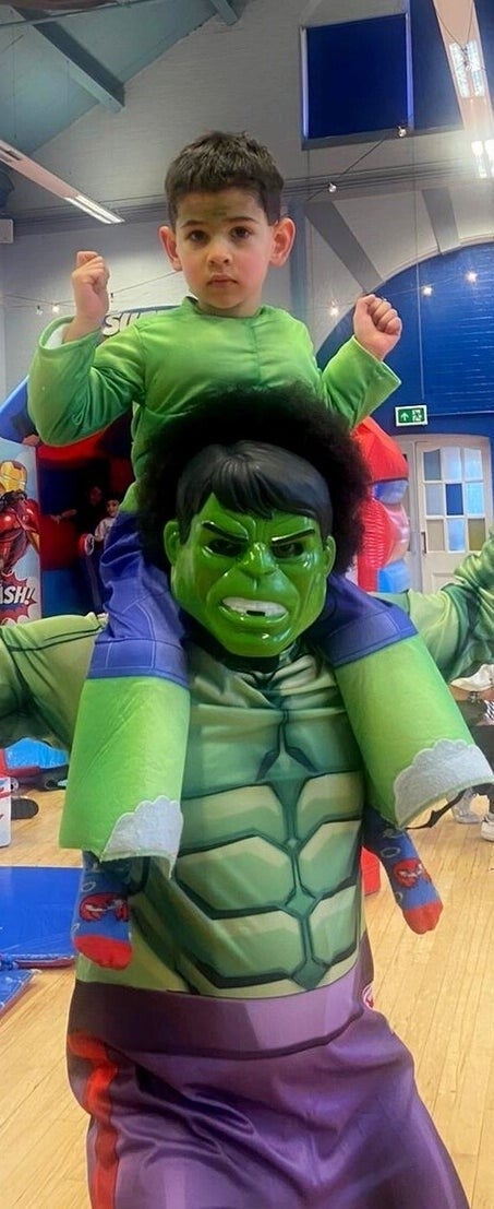 Hulk themed children’s party entertainer in London