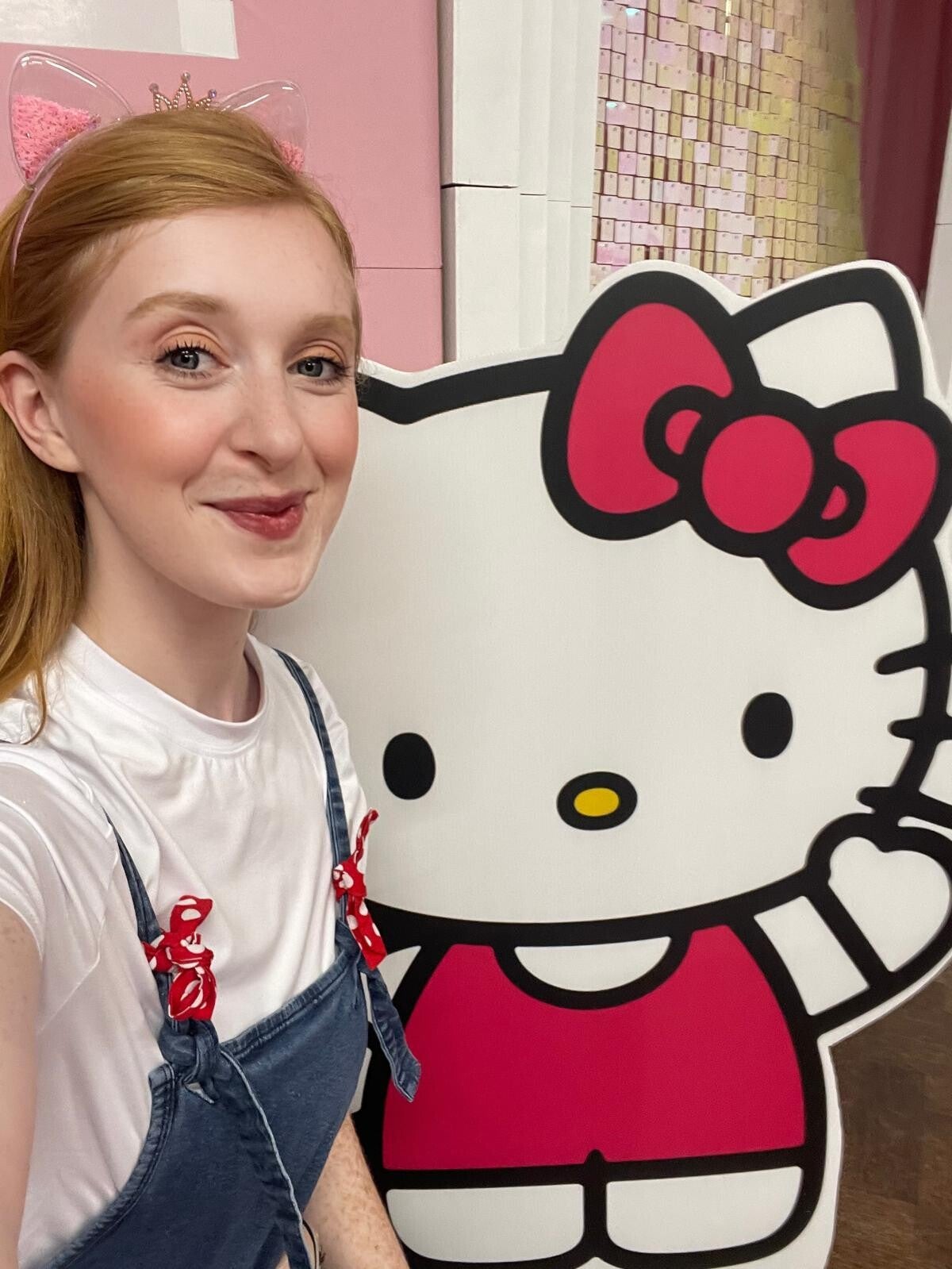 hello kitty themed children’s party entertainer in London