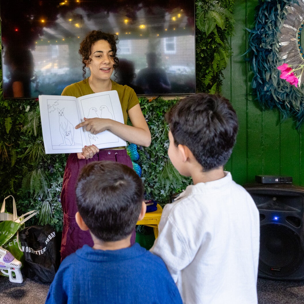 kids party entertainer in london