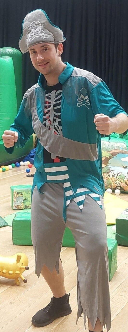 pirate themed children’s party entertainer in London