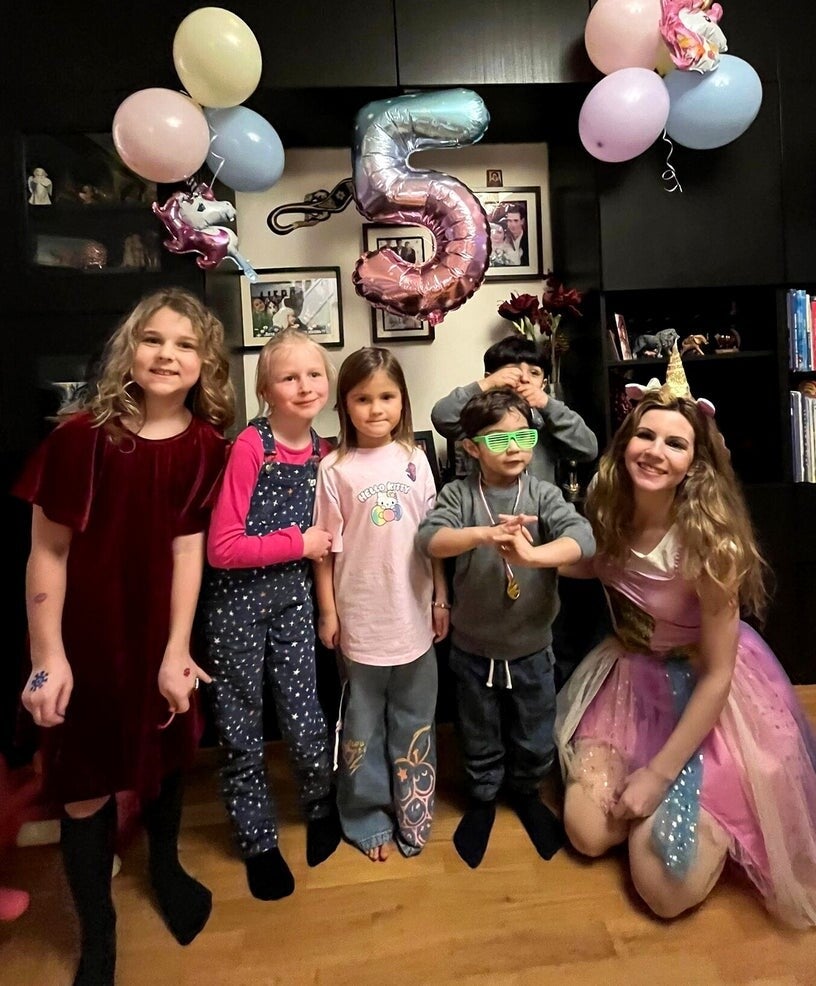 unicorn themed children’s party entertainer in London