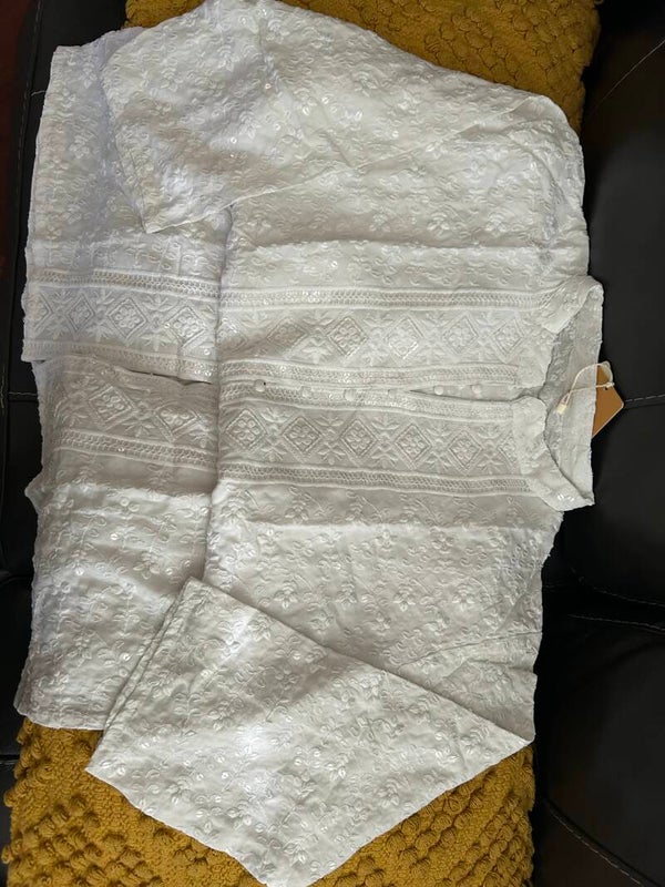 Kurta white embroidered with chikenkari design
