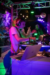 furgroove_2-86-standard.webp