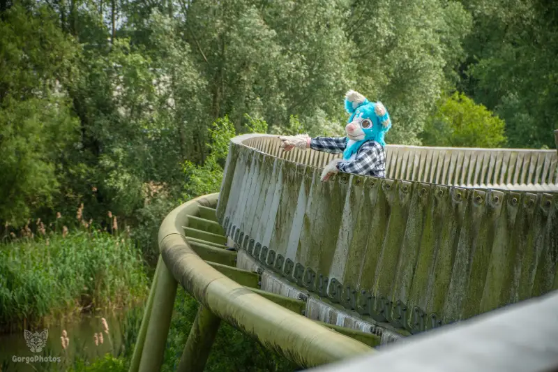 miilkybridgephotoshoot-14-standard.webp