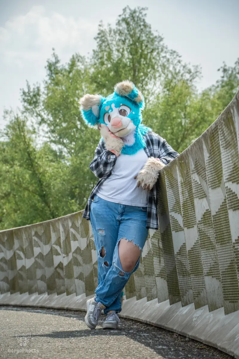 miilkybridgephotoshoot-20-standard.webp
