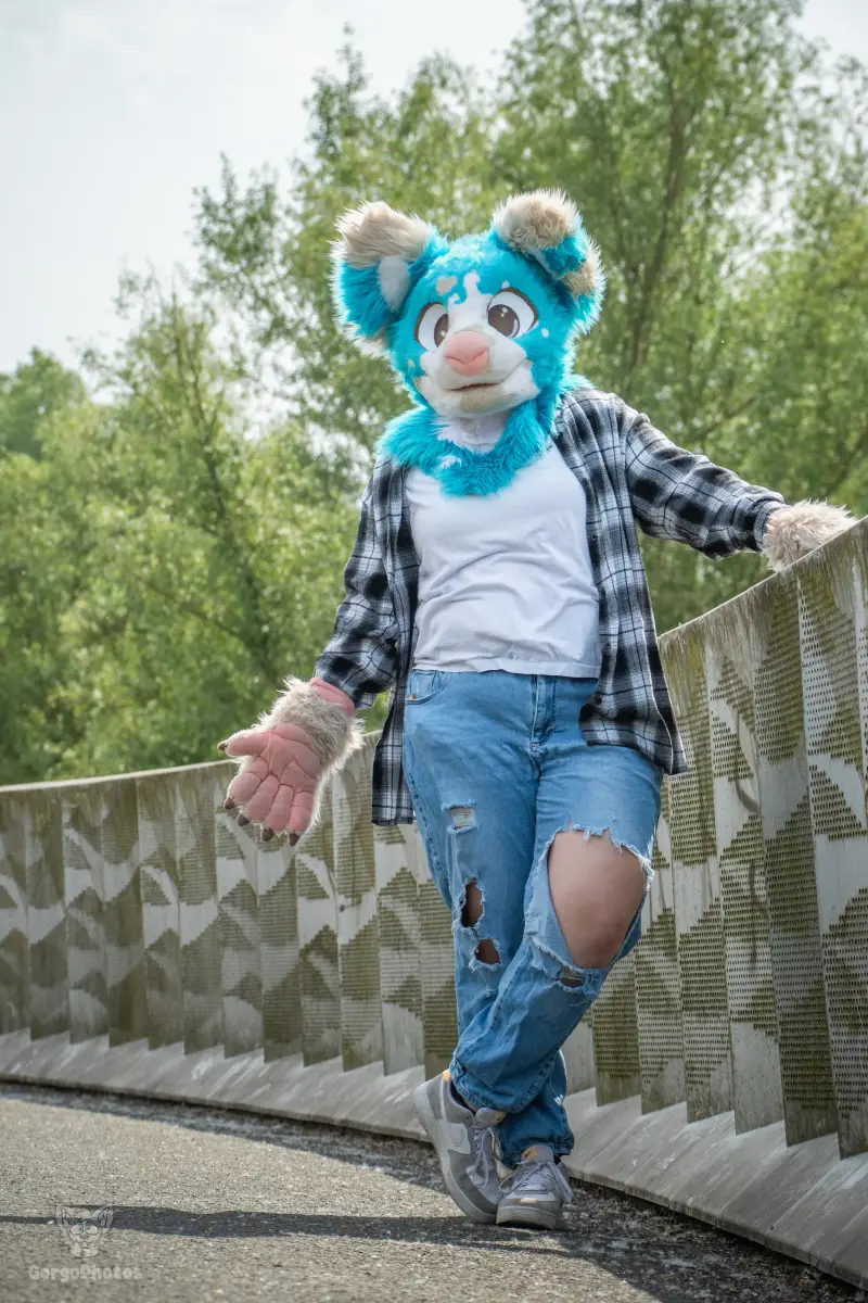 miilkybridgephotoshoot-22-standard.webp