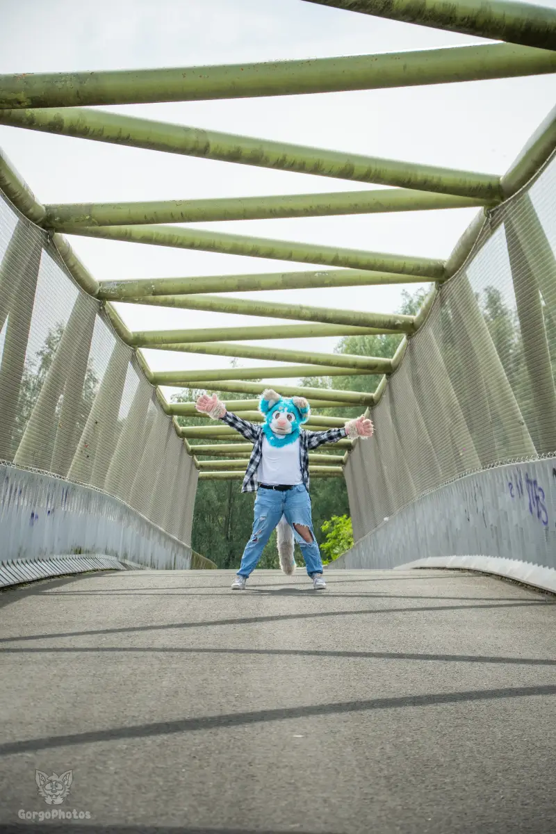 miilkybridgephotoshoot-27-standard.webp