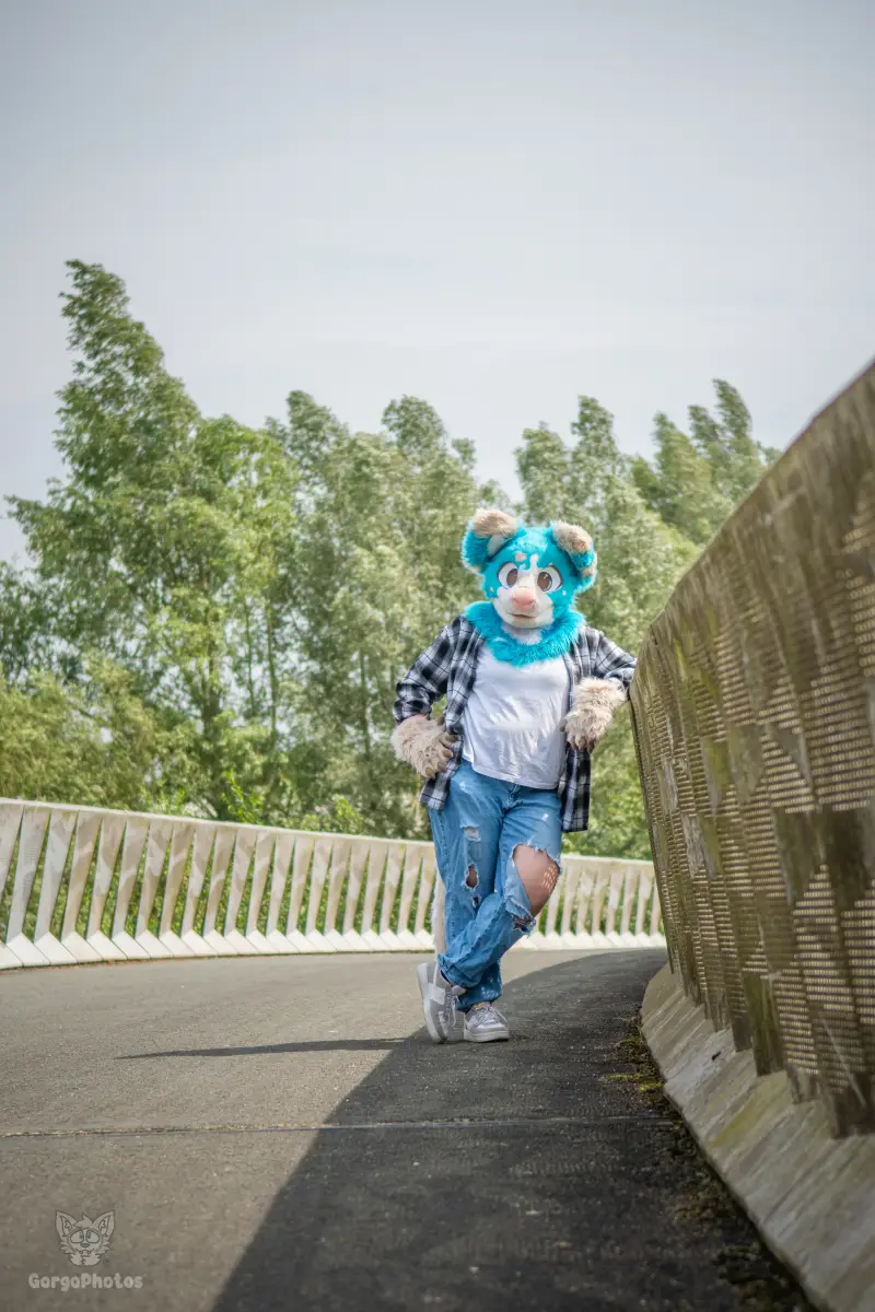 miilkybridgephotoshoot-3-standard.webp