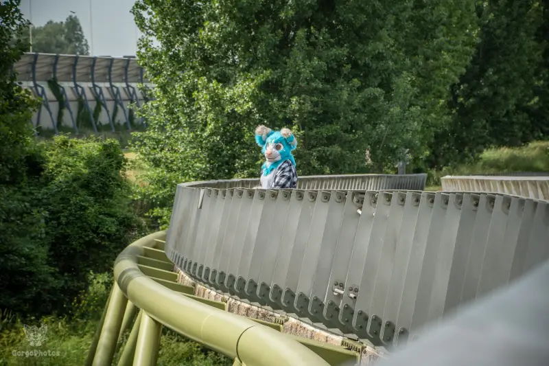 miilkybridgephotoshoot-33-standard.webp
