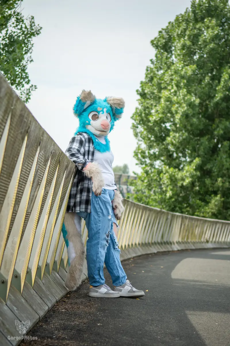 miilkybridgephotoshoot-36-standard.webp