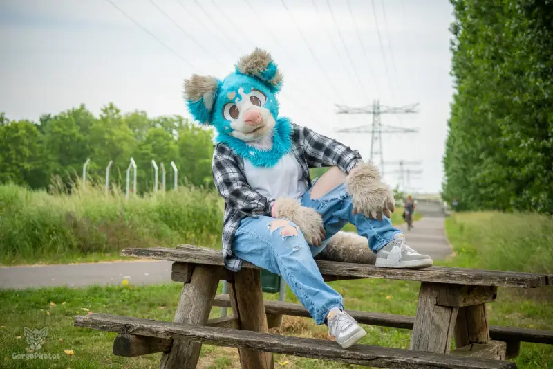 miilkybridgephotoshoot-62-standard.webp