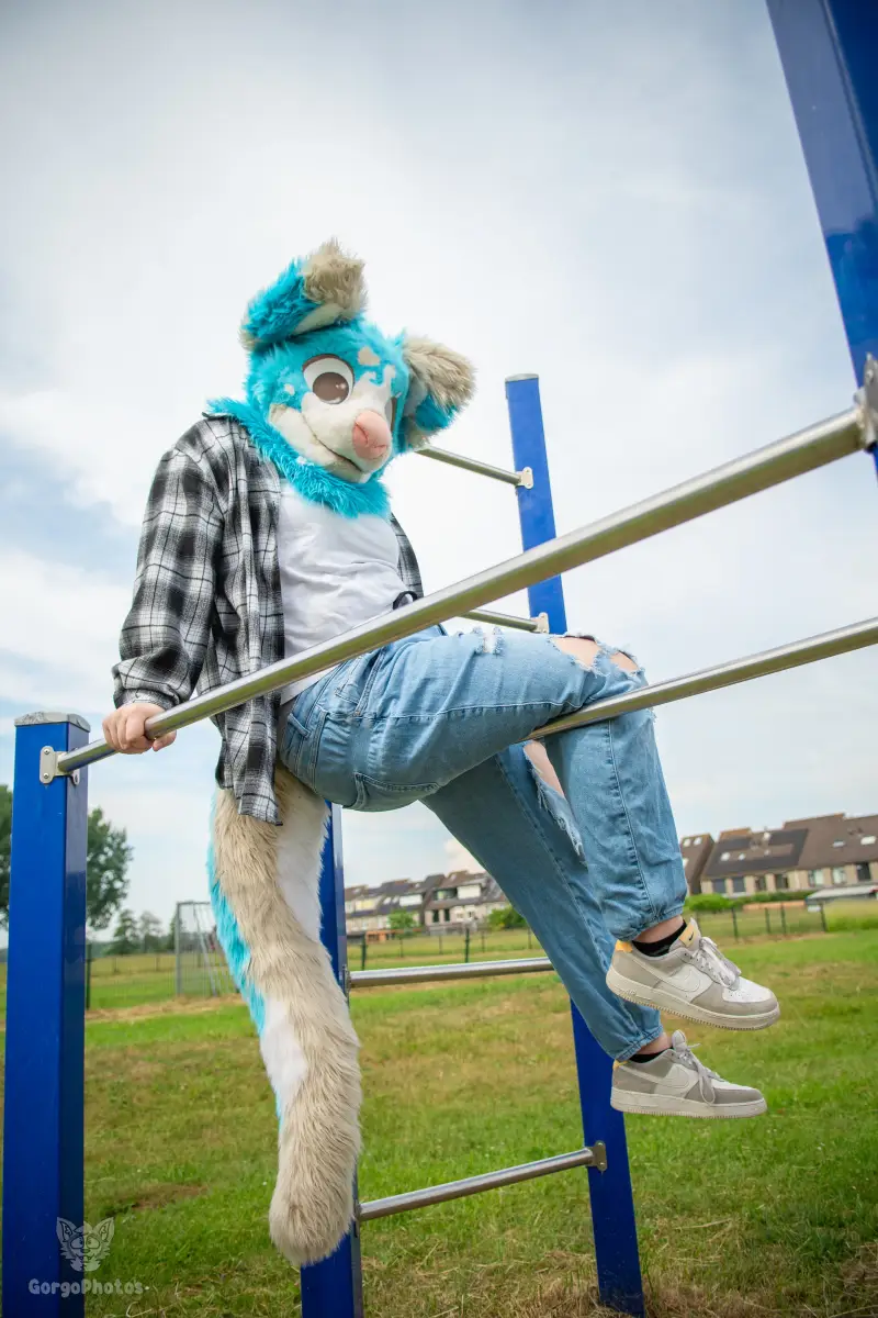 miilkybridgephotoshoot-68-standard.webp