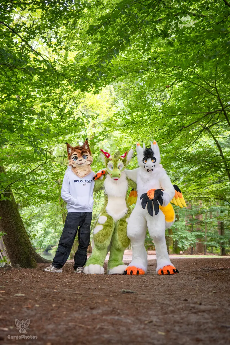 pg-photoshoot_mosh-ryn-bones-13-standard.webp