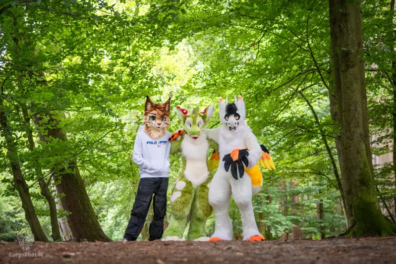 pg-photoshoot_mosh-ryn-bones-14-standard.webp