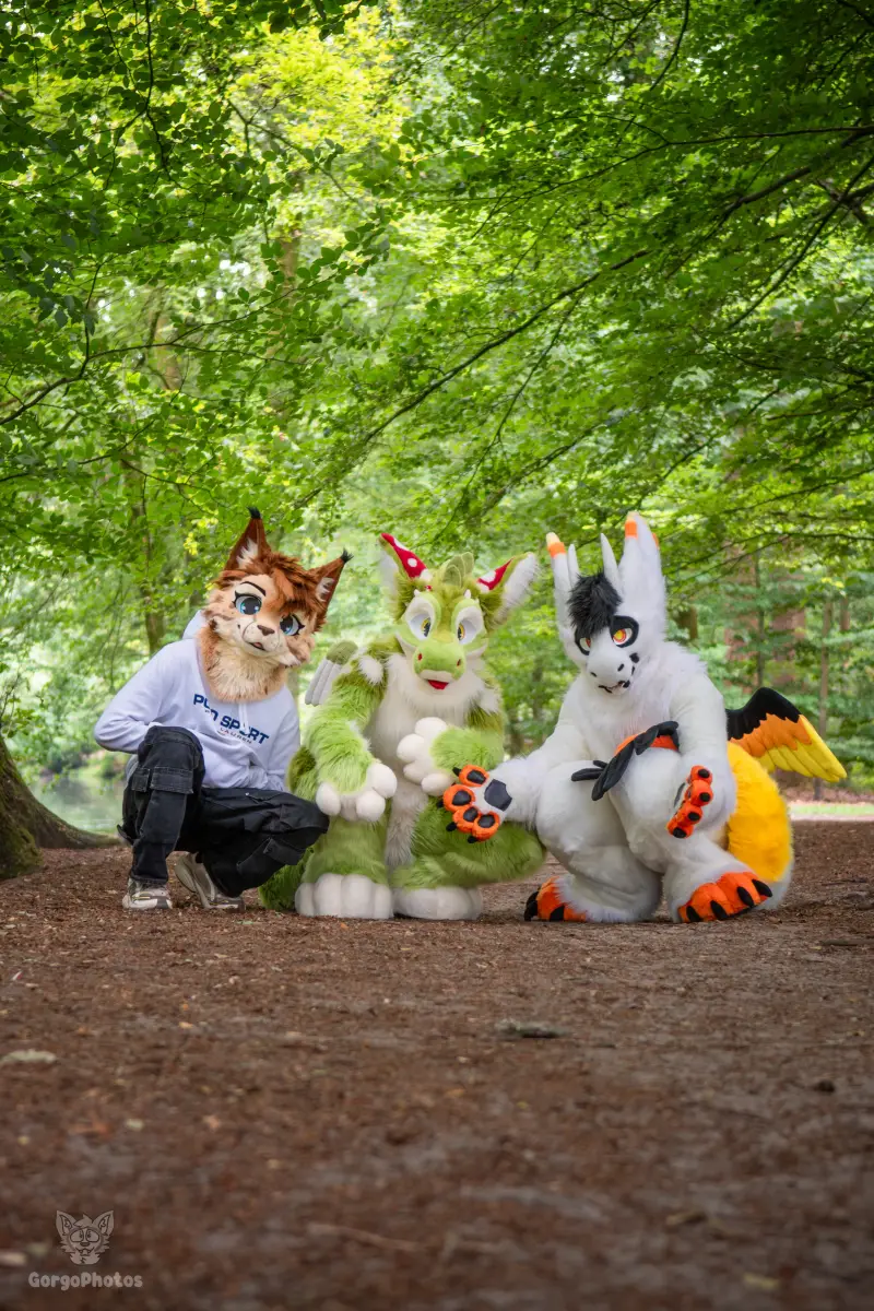 pg-photoshoot_mosh-ryn-bones-15-standard.webp