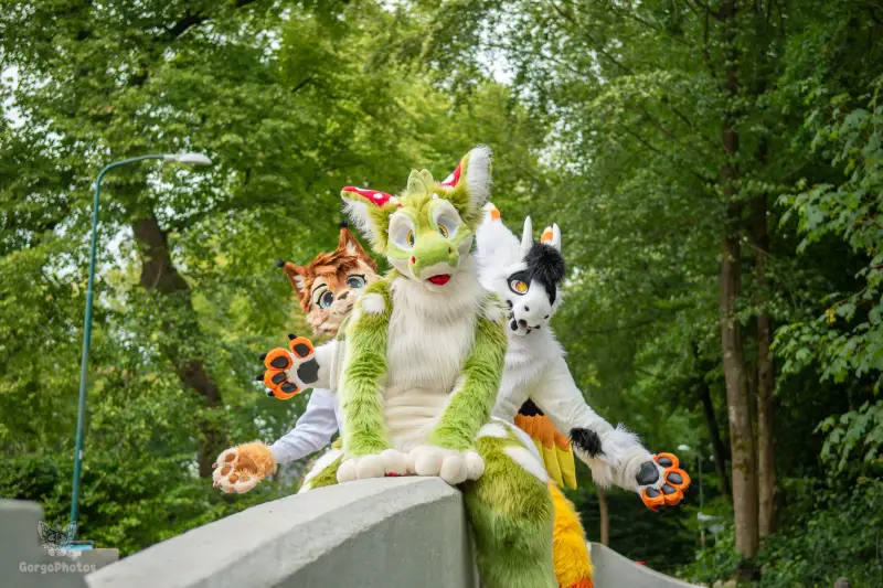 pg-photoshoot_mosh-ryn-bones-68-standard.webp