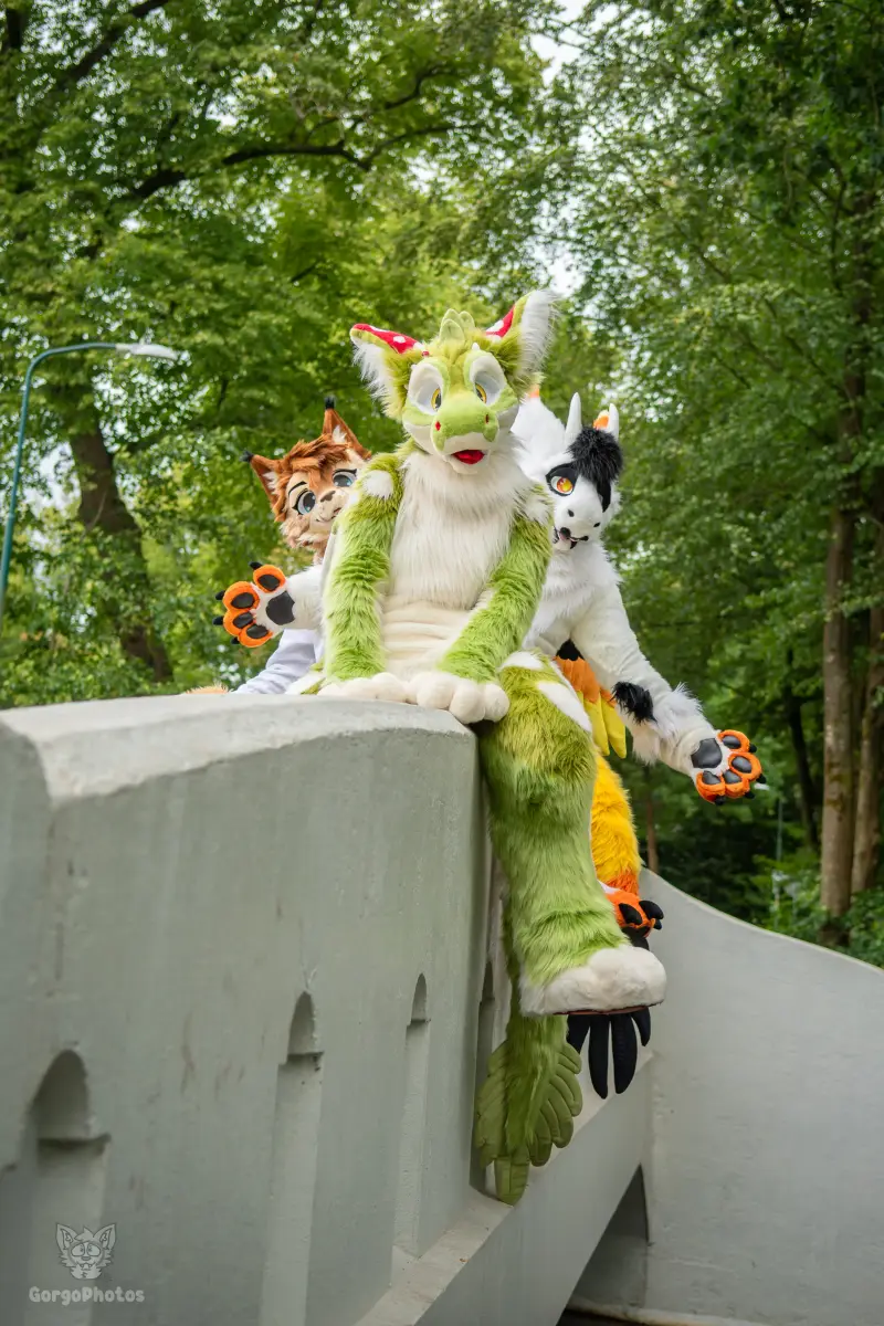 pg-photoshoot_mosh-ryn-bones-69-standard.webp