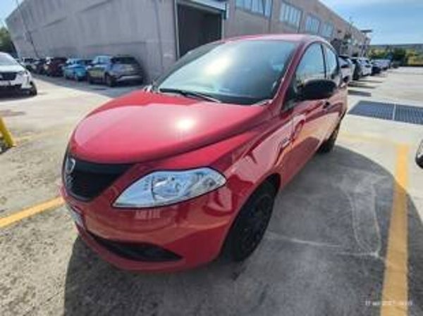 Lancia YPSILON ECOCHIC 1.0 70cv Firefly Hybrid S&S Silver Manual Petrol