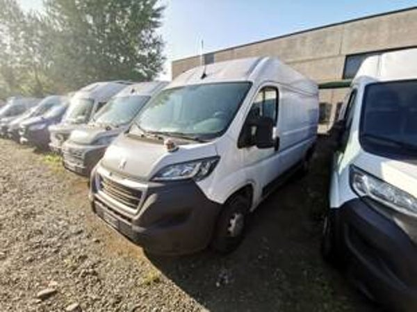 Peugeot Boxer 335 L2H2 2.2 BlueHDi 140cv S&S Manual Diesel
