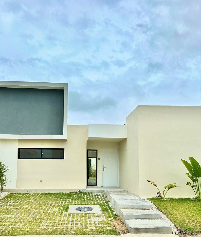 For sale is Captivating House for sale located in Bávaro - Punta Cana in the sea of ​​caraibi