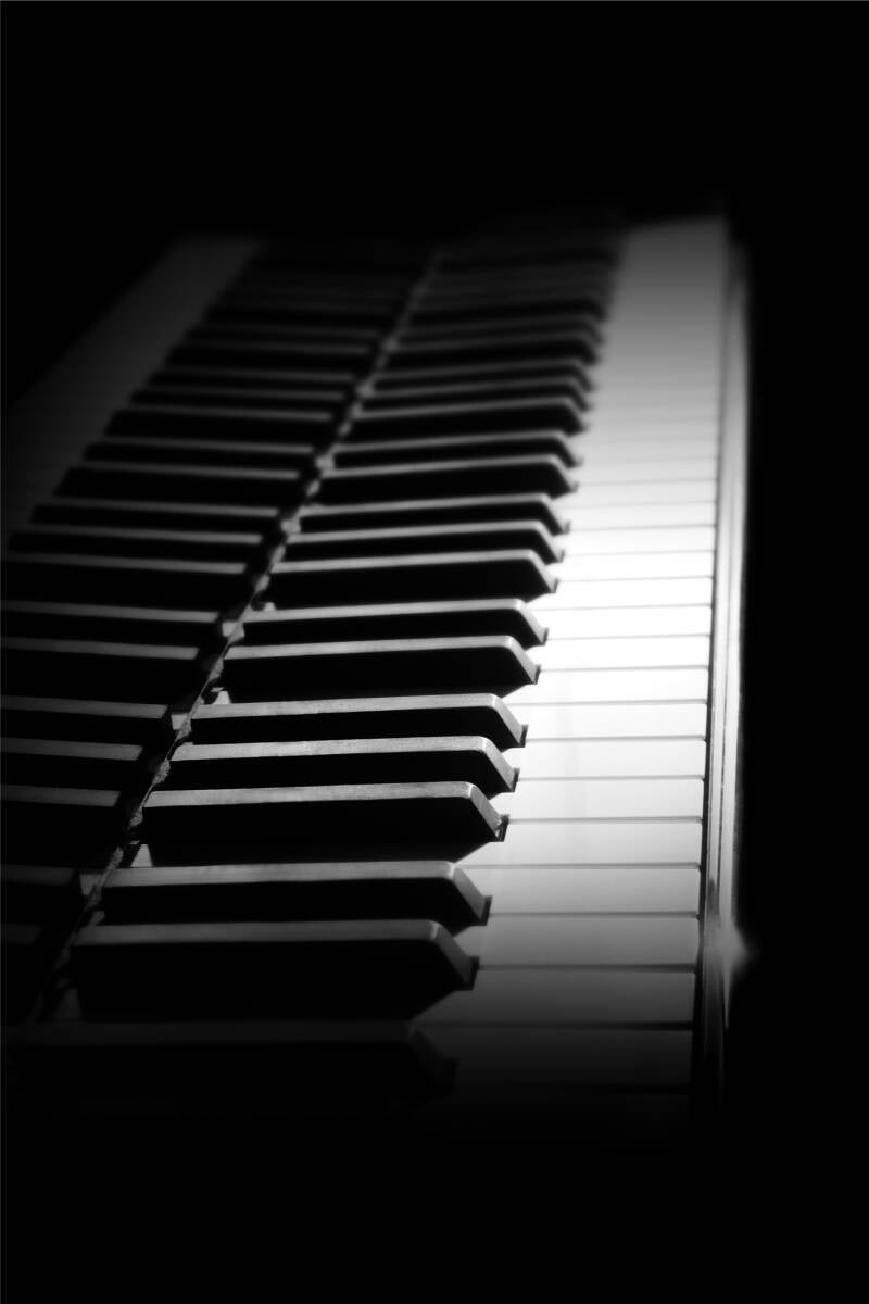 BlackPiano1.jpg