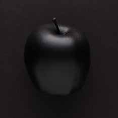 BlackApple2.jpg