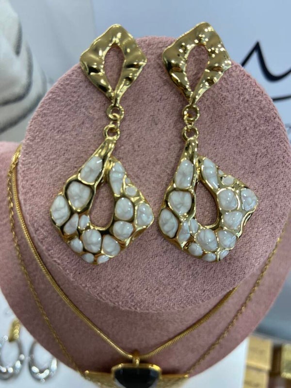 Σκουλαρίκια