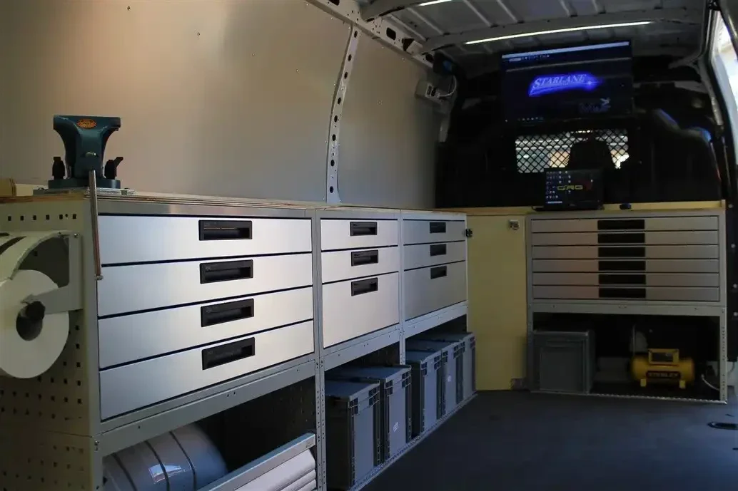 Logistica professionale kart - furgone attrezzato Prime Line Racing Team