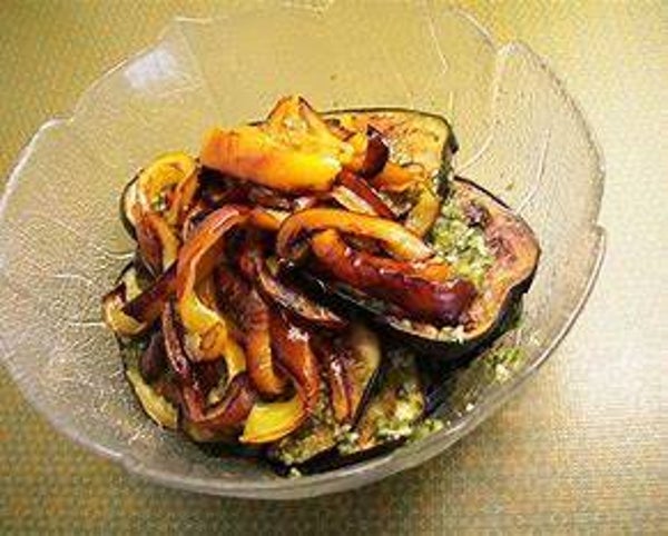 Gegrillte Aubergine mit Kräutern und Knoblauch 100g