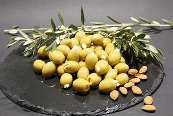 Oliven grün mit Mandeln gefüllt 100g