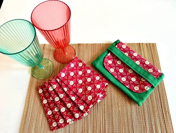 SERVIETTES PIQUE-NIQUE ET POCHETTE