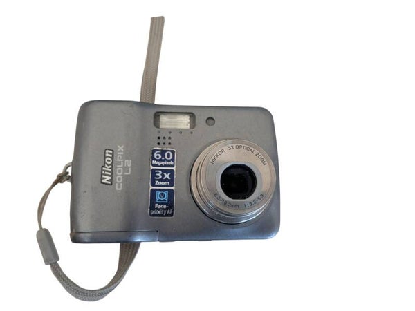 Nikon COOLPIX L2 6.0MP Digital Camera - Gray Untested
