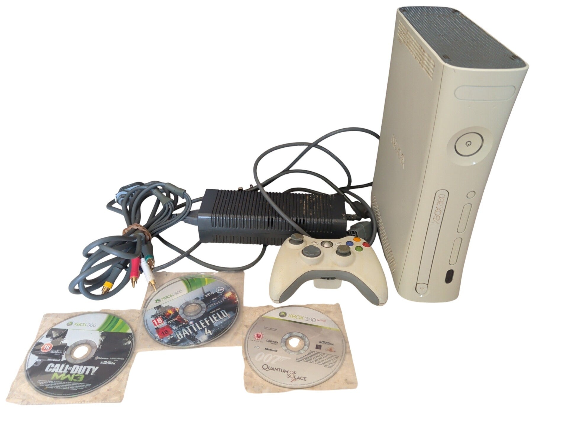 XBOX 360 CONSOLE BUNDLE WITH 3 GAMES AND CONTROLLER