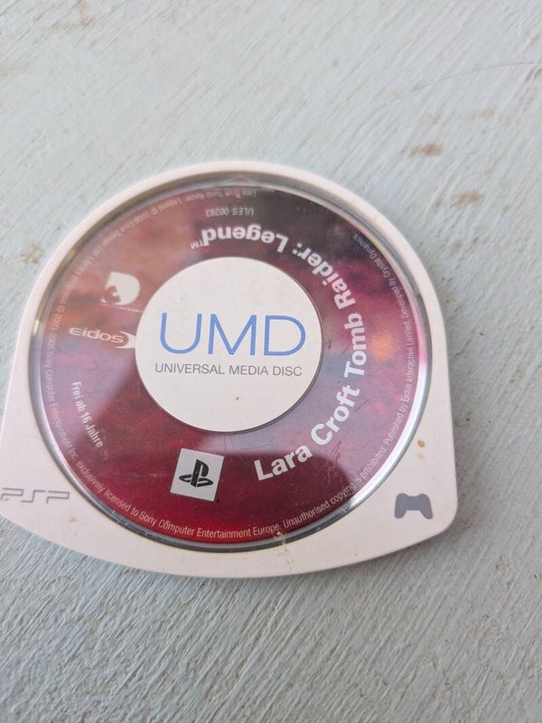 Lara Croft Tomb Raider Legend | PSP UMD ONLY