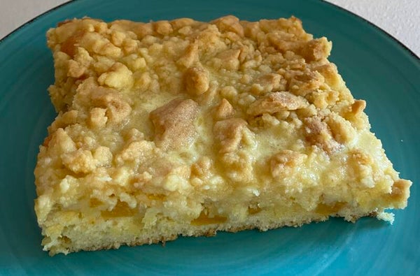 Streuselkuchen mit einem Hauch von Apfel