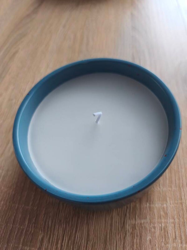 Świeca w donicy ceramicznej